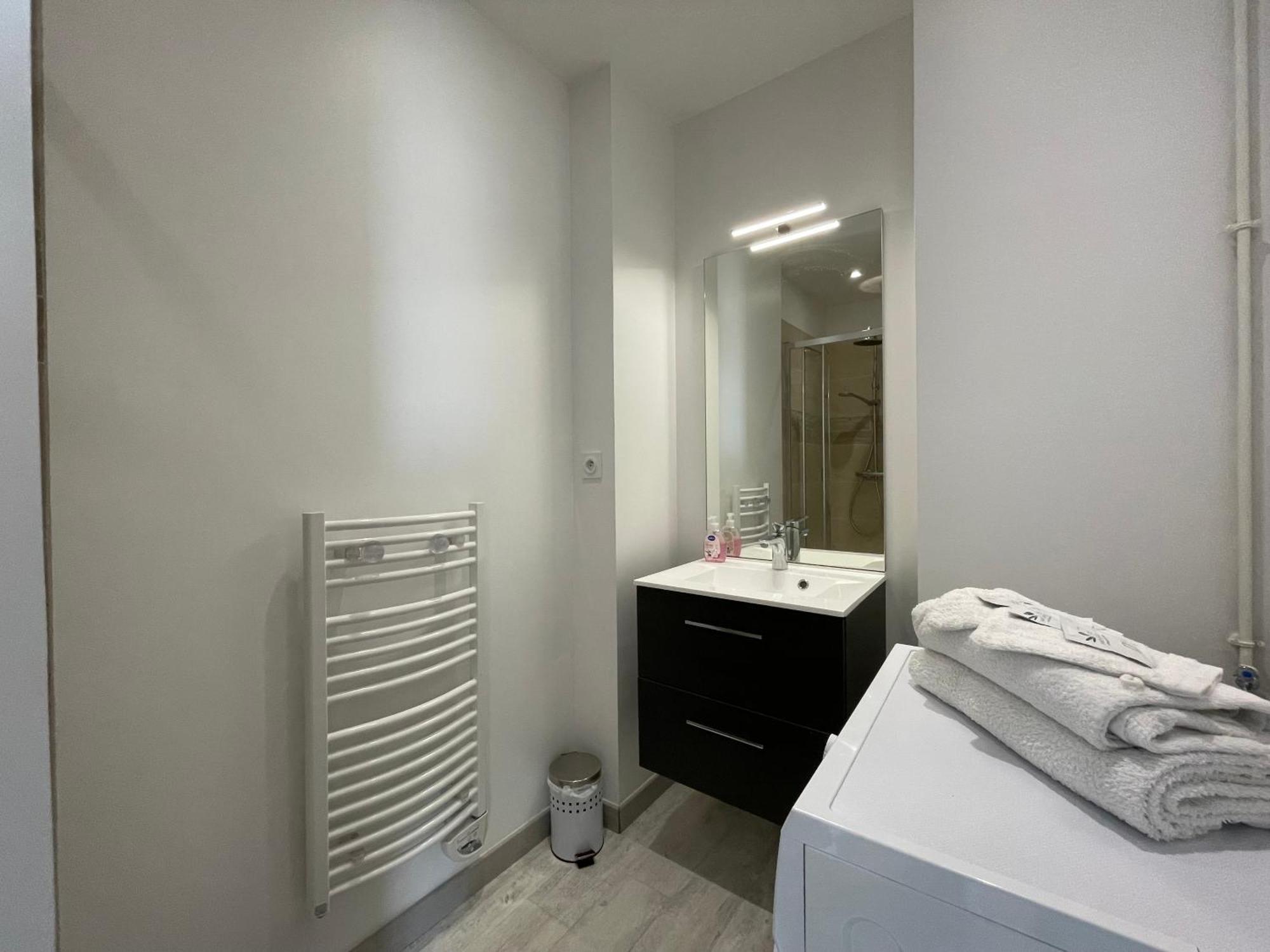 Bel Appartement, 2 Lits Doubles, Parking Gratuit Chablis Ngoại thất bức ảnh
